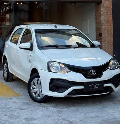 TOYOTA ETIOS 1.5 X PLUS 16V FLEX 4P MANUAL TOYOTA ETIOS 1.5 X PLUS 16V FLEX 4P MANUAL